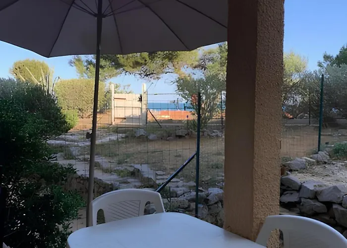 Avec Jardin Et Parking Prive A 3 Min A Pied De La St Pierre La *
