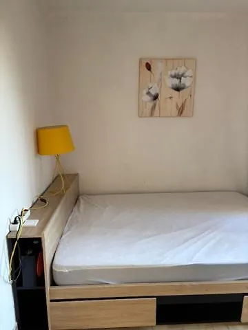 Avec Jardin Et Parking Prive A 3 Min A Pied De La St Pierre La *